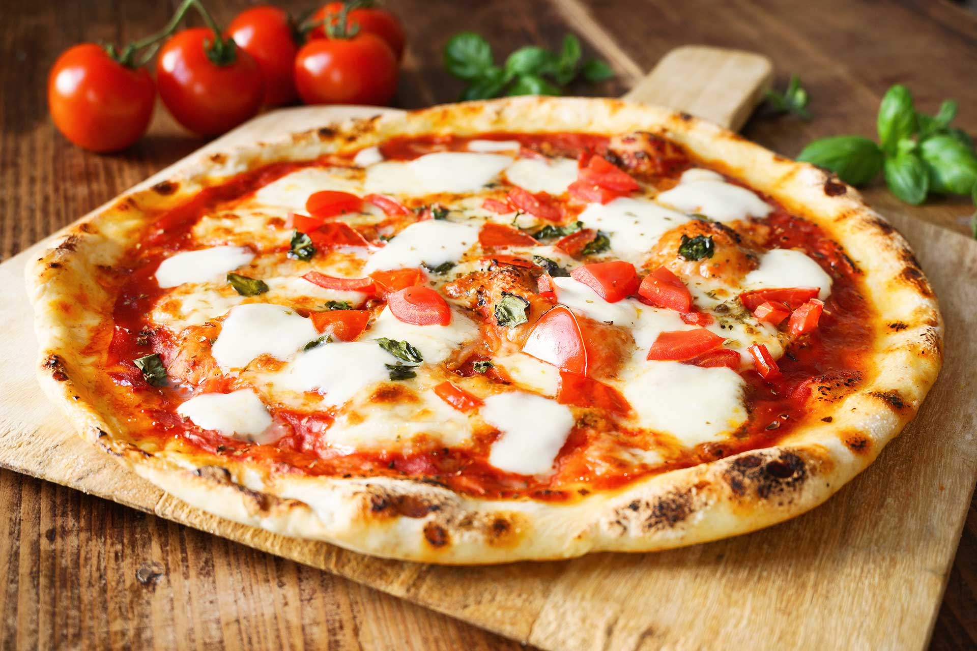 Neapolitan-Style Perfection: Margherita Pizza Mastery with BLATOMIC