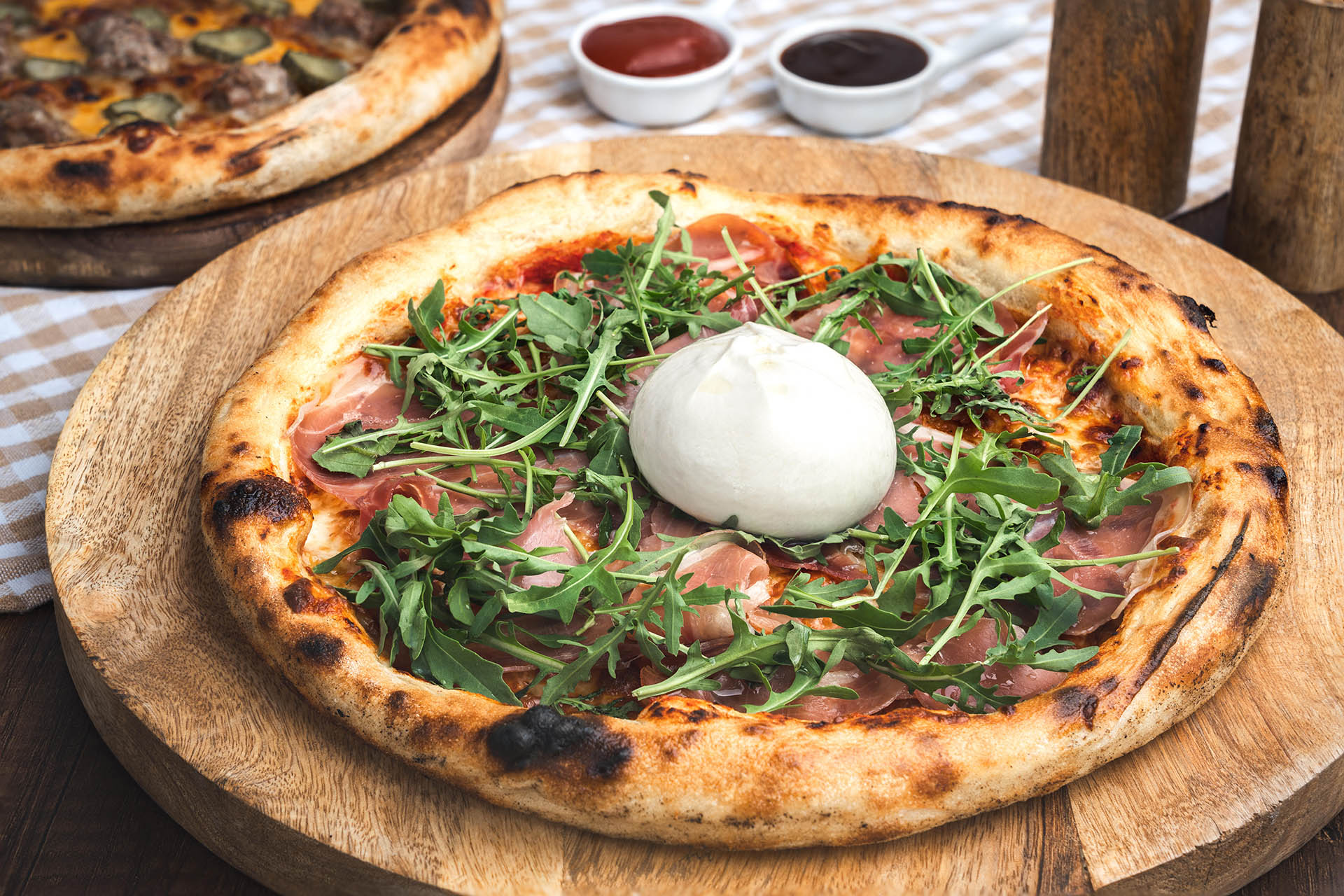 Wood-Fired Burrata Pizza Perfection with BLATOMIC Ovens