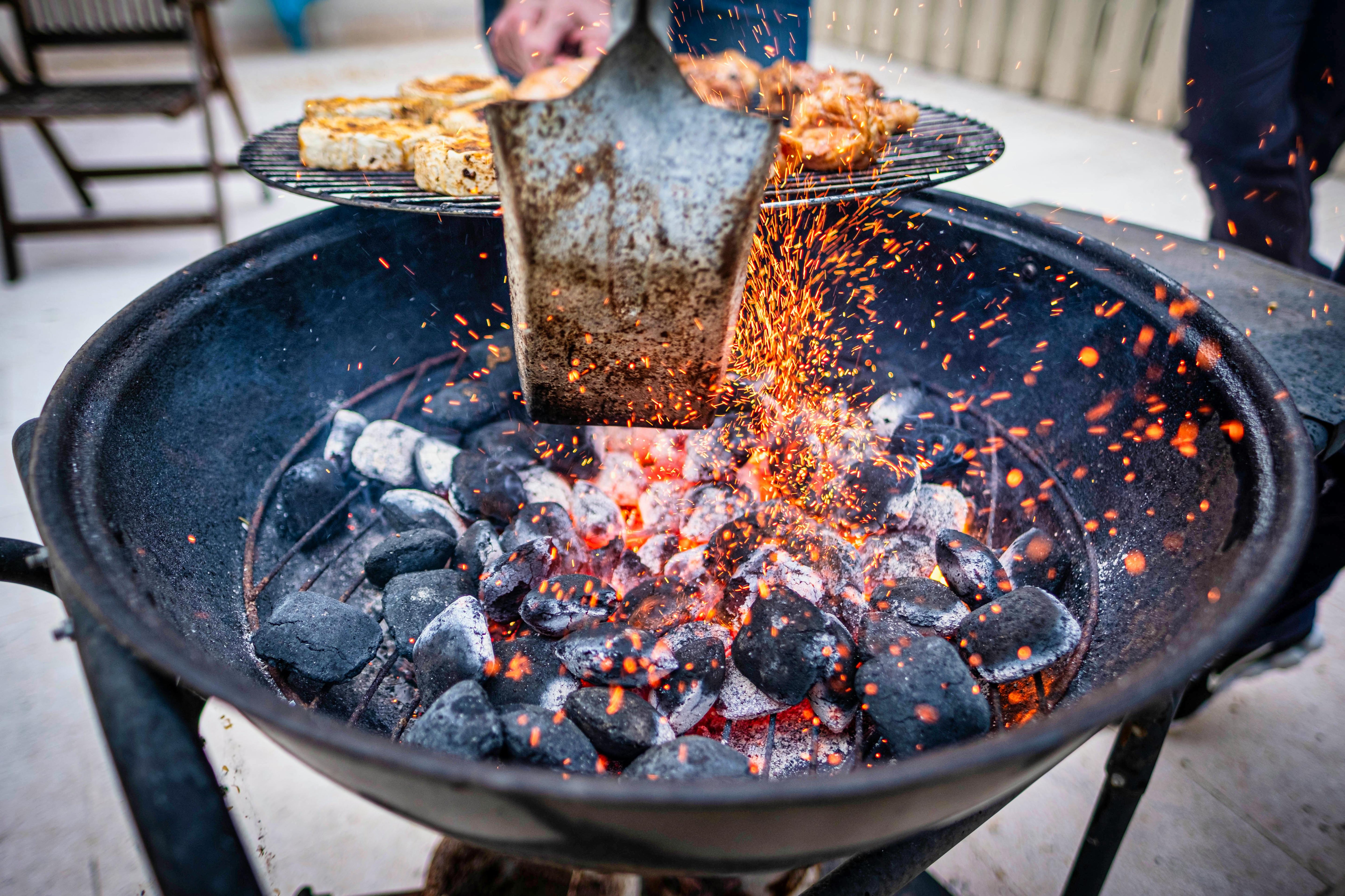 Charcoal vs. Pellet Grills: Ultimate Showdown for Flavor, Versatility & Cost